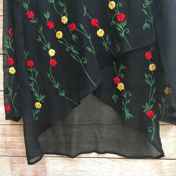 VINTAGE MARISOL EMBROIDERED TOP IN BLACK - Picture 3 of 8